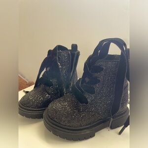 Cat & Jack Black toddler boots with velvet laces